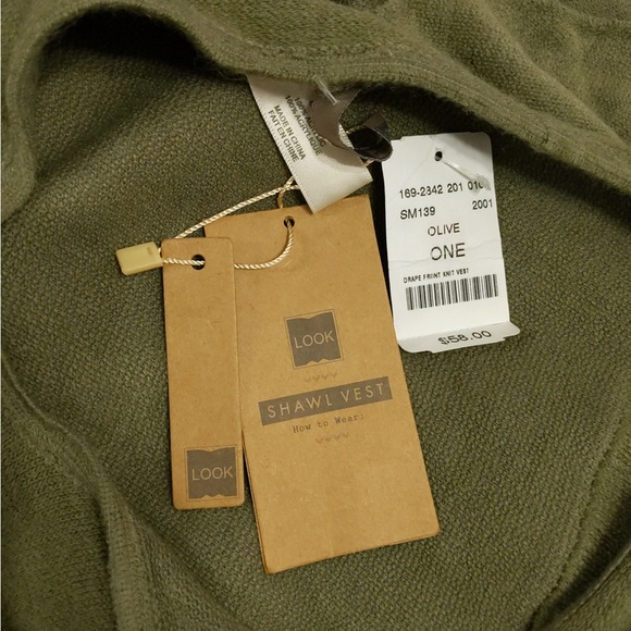 🎅🏻 3/$50 Look by M the Convertible Shawl Vest - Picture 11 of 16